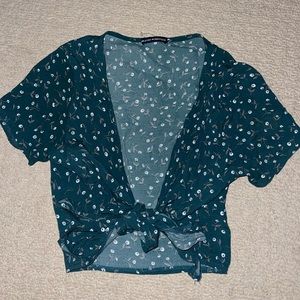 BRANDY MELVILLE TIE FRONT TOP